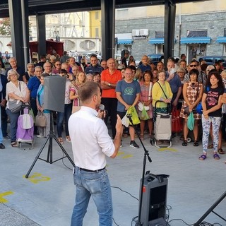 Pinerolo inaugura la nuova piazza Roma con protesta dei commercianti