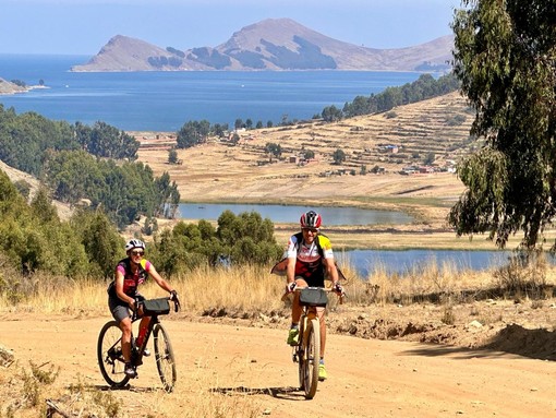 Odino e Bertalot nella loro pedalata sulle Ande