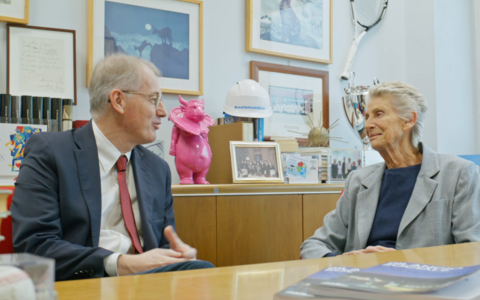 Il direttore de ‘La Stampa’ Andrea Malaguti con la presidente della Fondazione, Allegra Agnelli