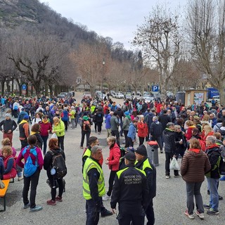 Un momento dell’arrivo a Cavour della camminata ‘Cammino per Me&amp;Te’