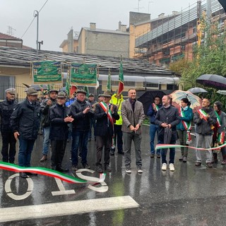 L’inaugurazione della ‘piazzetta alpini’ Emilio Tourn a Luserna San Giovanni