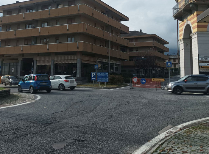 I lavori in viale De Amicis a Luserna San Giovanni potrebbero terminare nelle prossime ore