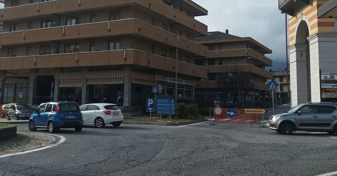 I lavori in viale De Amicis a Luserna San Giovanni potrebbero terminare nelle prossime ore