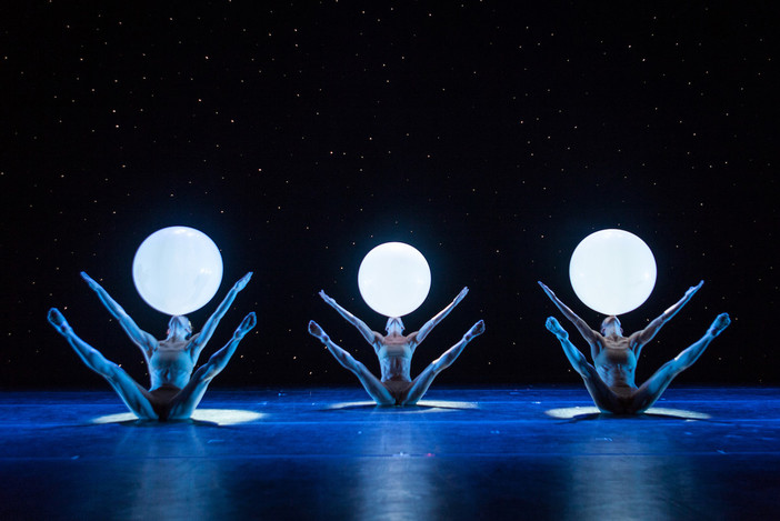 I Momix, al teatro Alfieri da mercoledì 29 maggio a domenica 2 giugno