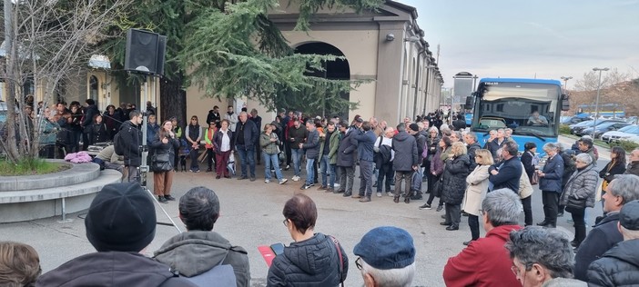 Quasi 4.000 firme per un treno affidabile sulla Pinerolo-Torino