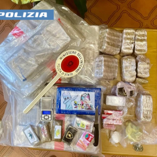 droga sequestrata dalla Polizia