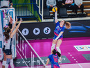 Un attacco di Storck nella gara di andata (foto Lega Volley Femminile)