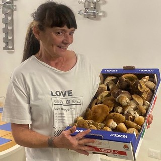 Patrizia Abbate Daga con il cibo di stagione: i funghi