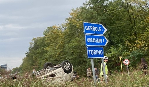 Auto si ribalta fra Gerbole e Orbassano: momenti di paura