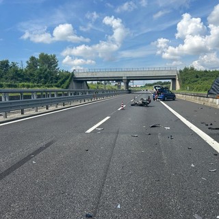 Brutto incidente sul raccordo Torino-Pinerolo