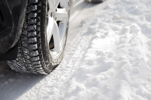 Da novembre in vigore anche nella provincia di Torino l'obbligo di gomme invernali o di catene