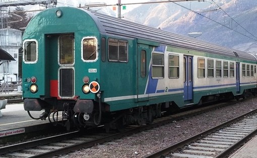 &quot;Pendolaria&quot; boccia il sistema ferroviario metropolitano di Torino: nel 2024 crollati i livelli di efficienza e puntualità del servizio