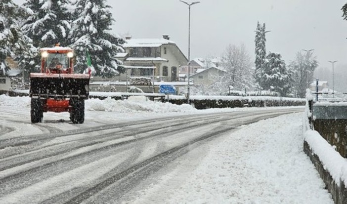 Meteo, Cirio: &quot;Massima prudenza. La neve bagnata è molto pericolosa&quot;