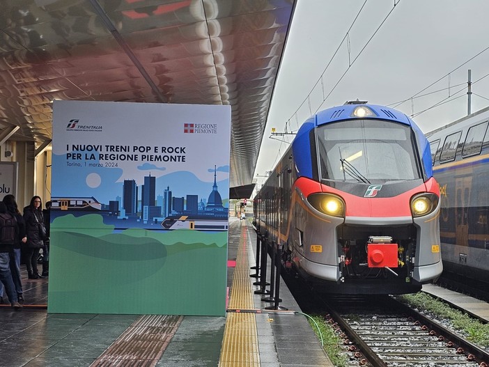 treni in stazione al binario di Porta Nuova