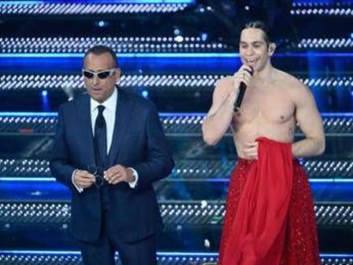 Sanremo 2025, boom per la serata cover: 13.575.000 spettatori